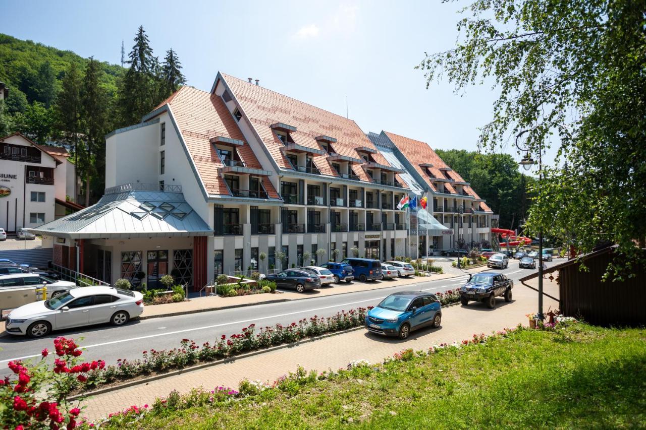 Hotel Crystal Wellness & Spa Superior Sovata Exteriör bild
