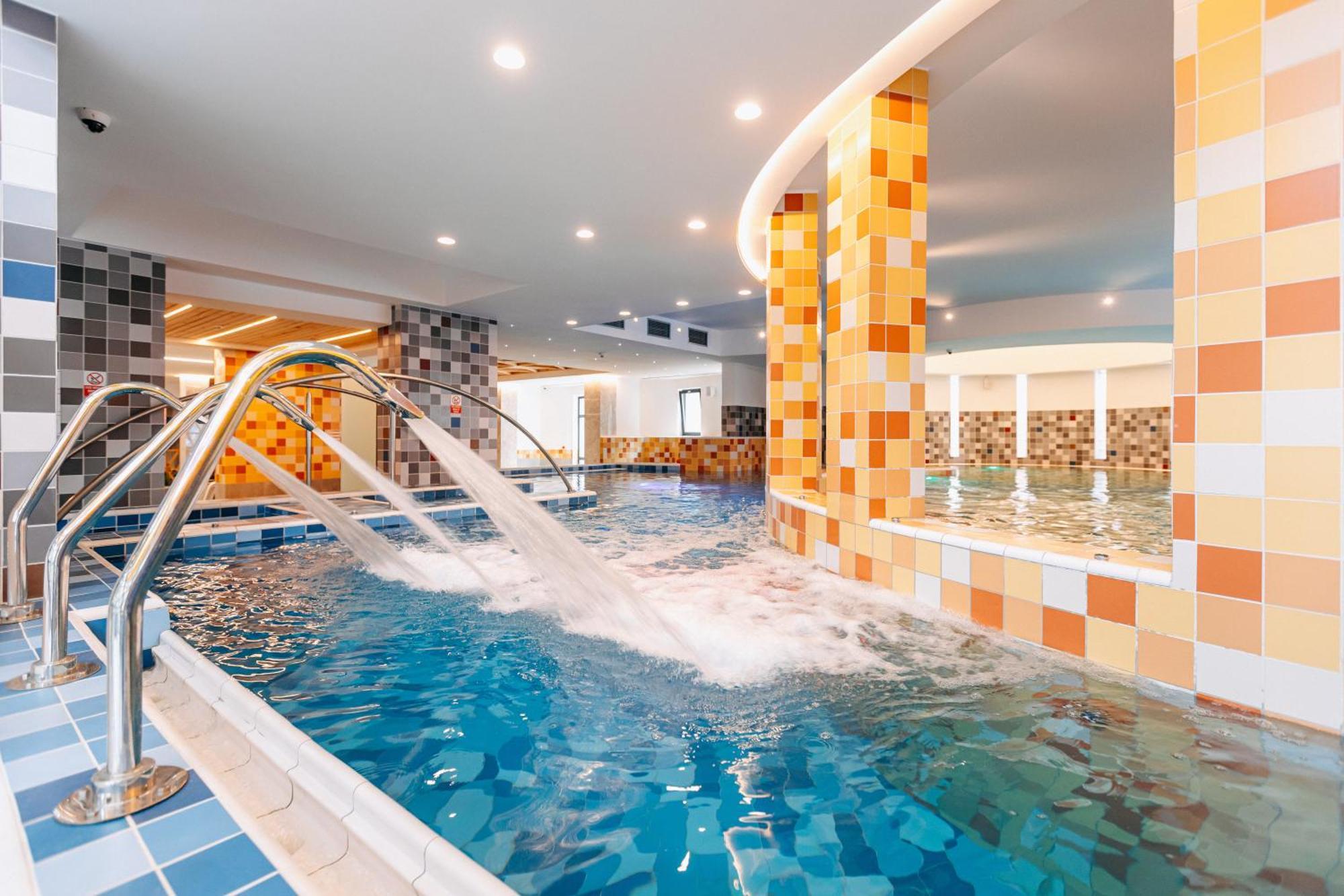 Hotel Crystal Wellness & Spa Superior Sovata Exteriör bild