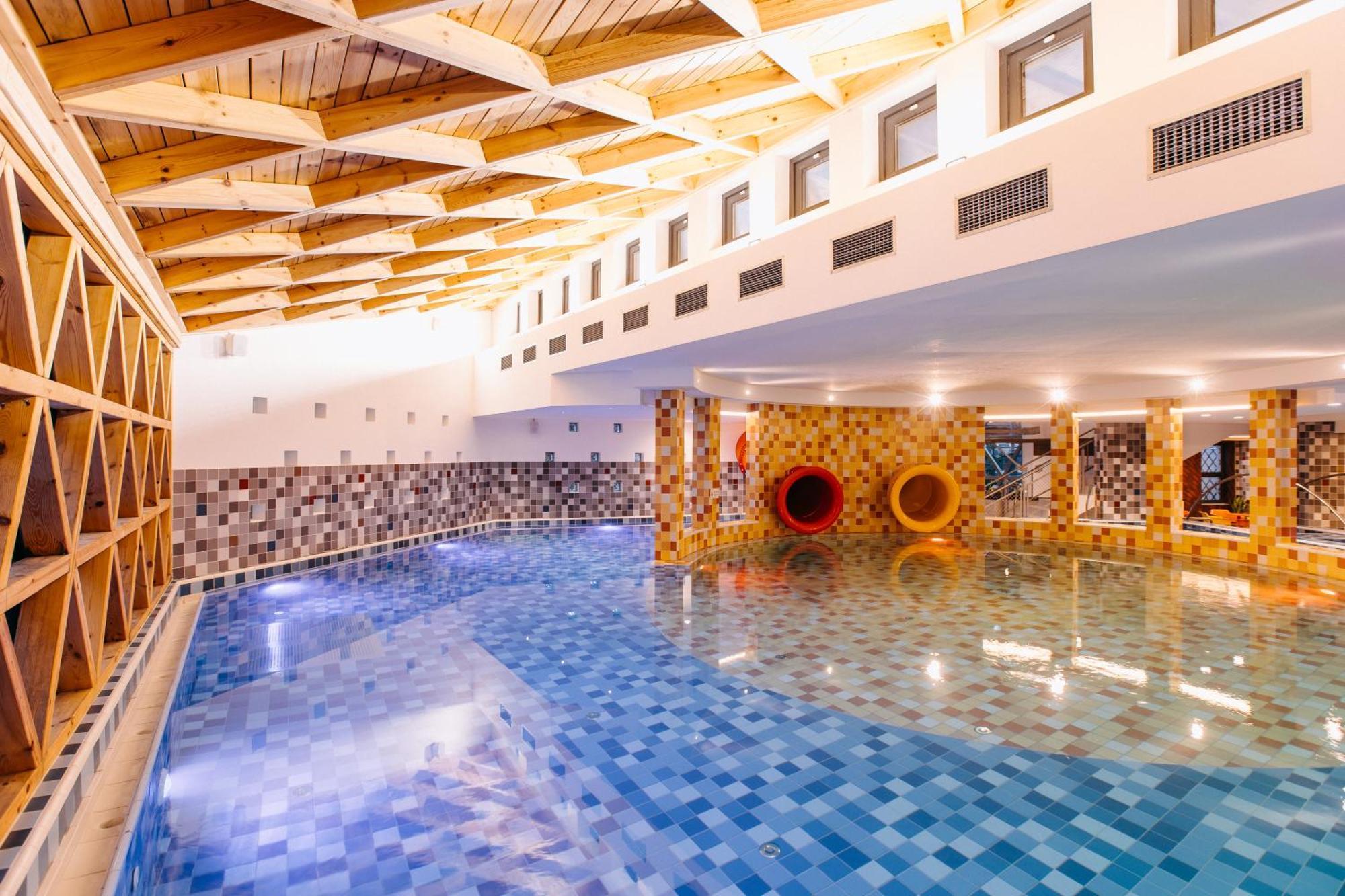Hotel Crystal Wellness & Spa Superior Sovata Exteriör bild