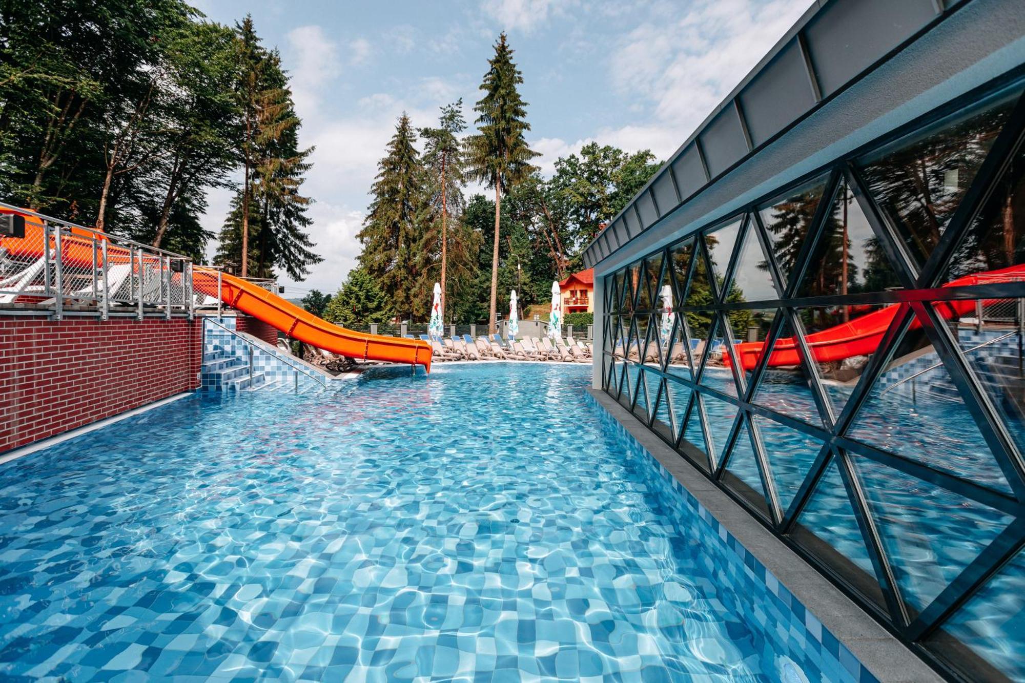 Hotel Crystal Wellness & Spa Superior Sovata Exteriör bild