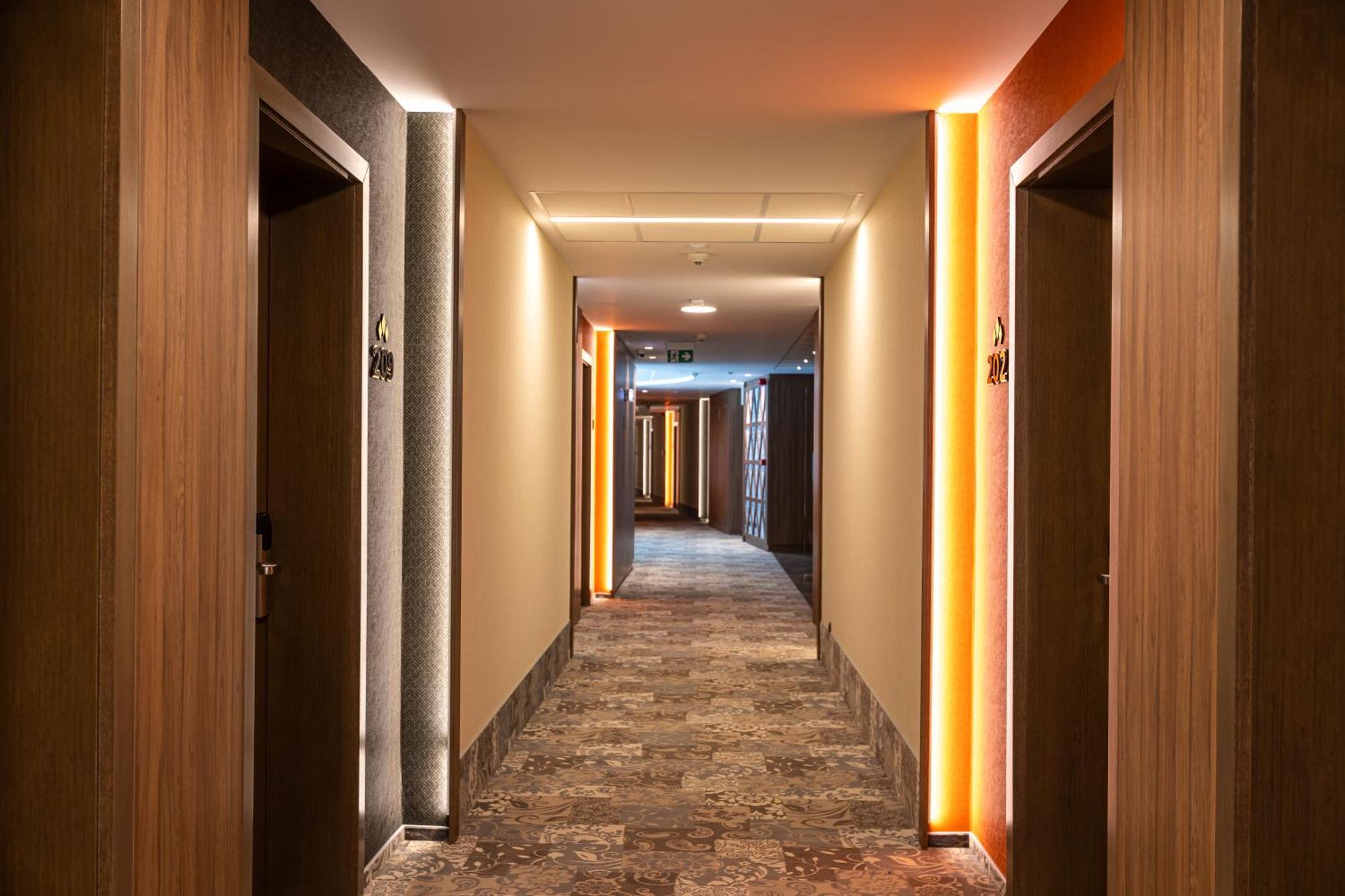 Hotel Crystal Wellness & Spa Superior Sovata Exteriör bild